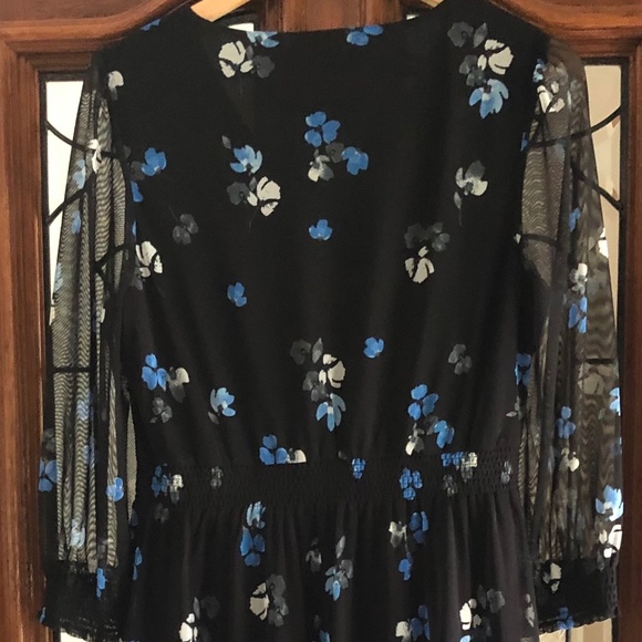 Jacqui E Dresses Jacqui E Size Medium Navy Floral Dress Pretty
